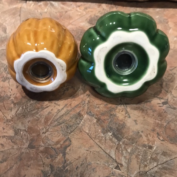 Linens and Things vintage gourd salt and pepper shaker set - Picture 7 of 7